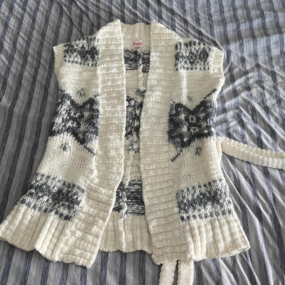 Mossimo sweater with belt- Size Large